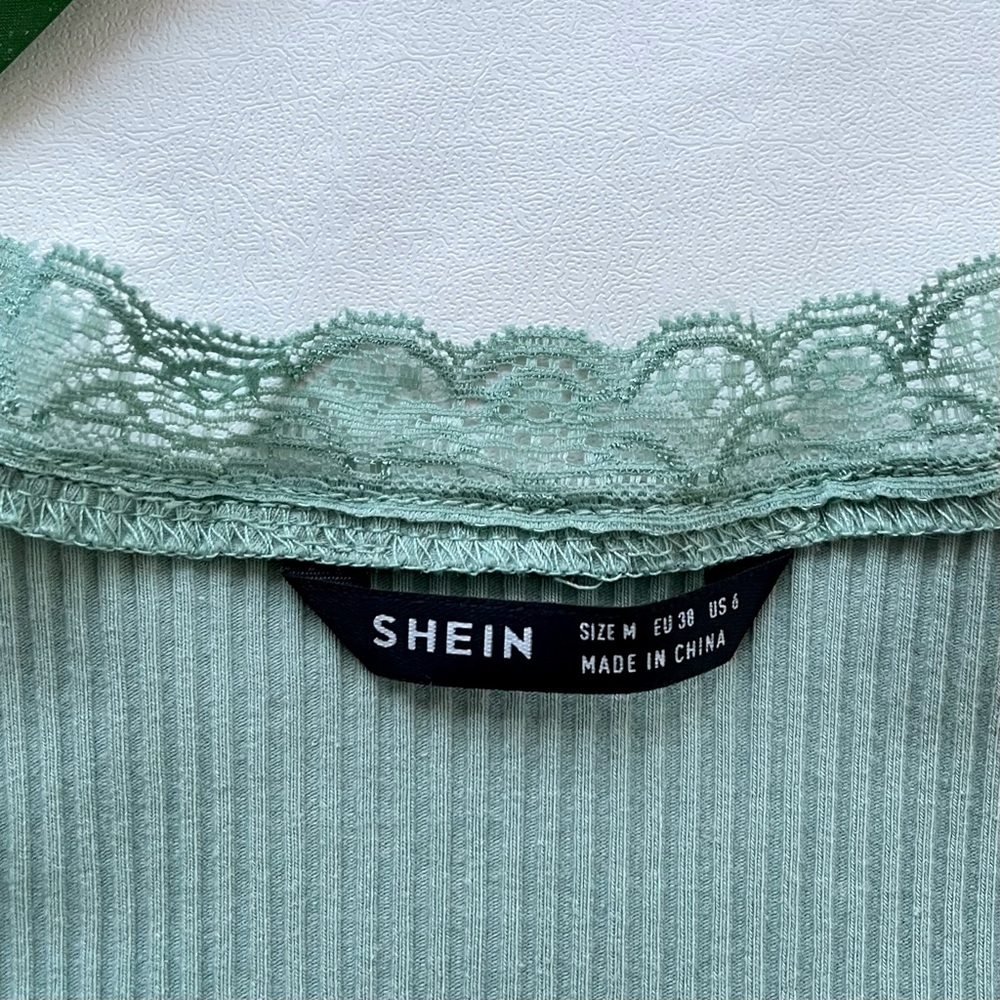 SHEIN V-Neck Tie Front Short Sleeve Ribbed Cropped Seafoam Green Top w/Lace Med. - Picture 3 of 10